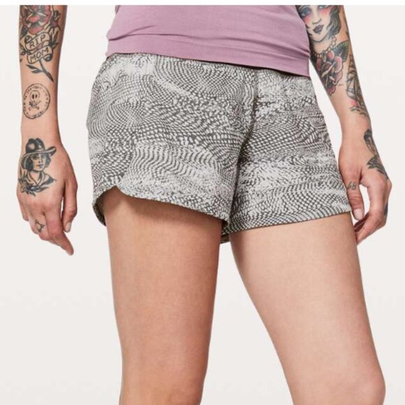 Lululemon Run Times Short II *4" Swerve Vapor Metal Grey / Black - Picture 1 of 1